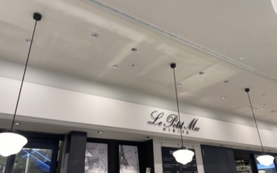 ダークチェリーパンとアイスコーヒー