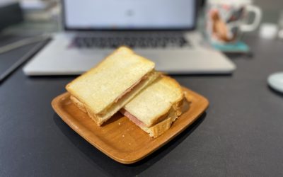 イギリスパンとイギリスからやって来た椅子