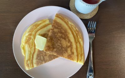 フライパン料理(ホットケーキと餃子)